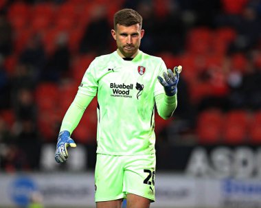 Rotherham United takımından Dillon Phillips 18 Mart 2025 'te New York Stadyumu' nda Rotherham United 'a karşı Wycombe Wanderers maçında