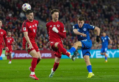 Kazakistan 'dan Maxim Samorodov' un, FIFA Dünya Kupası eleme karşılaşması sırasında Cardiff City Stadyumu, Cardiff, Birleşik Krallık 'ta Galler - Kazakistan maçı sırasında atış hakkı var.