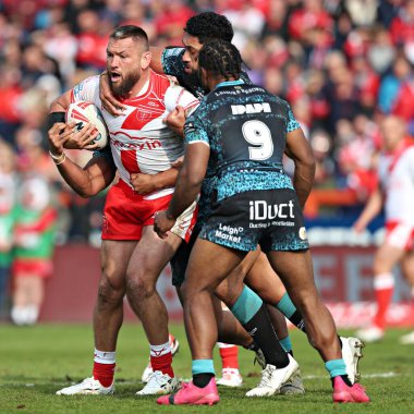 Jared Warea-Hargreaves, Leigh Leopards 'dan Edwin Ipape ve Isaac Liu tarafından 22 Mart 2025' te Sewell Group Craven Park, Kingston 'da oynanan Betfred Süper Lig 5. Raundunda yenildi.