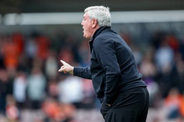 Blackpool 'dan Steve Bruce, 22 Mart 2025' te İngiltere 'nin Northampton Stadyumu' nda oynanan Northampton Town-Blackpool maçında tepki gösterdi.