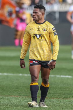Castleford Tigers 'dan Jeremiah Simbiken, Betfred Süper Lig 5. Raundunda ısınma turunda Castleford Tigers, Catalans Dragons' a karşı The Mend-A-Hose Jungle, Castleford, İngiltere, 22 Mart 2025