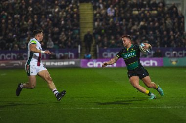 Adam Radwan & Tom Seabrook Gallagher Premiership maçı sırasında Northampton Saints - Leicester Tigers maçında Franklin 's Gardens, Northampton, İngiltere' de Cinch Stadyumu 'nda