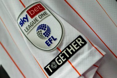 Blackpool setleri, 22 Mart 2025 'te İngiltere' nin Sixfields Stadyumu 'nda Northampton Town ve Blackpool maçından önce soyunma odasında sergilenmektedir.