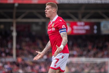 Wrexham 'dan James McClean, Wrexham' a karşı Stockport County, Wrexham, Wrexham, İngiltere 'de 22 Mart 2025' te oynanan maçta penaltı başvurusunda bulundu.