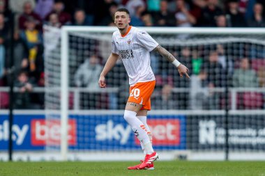 Blackpool 'dan Sonny Carey, 22 Mart 2025' te İngiltere 'nin Northampton Stadyumu' nda oynanan Northampton Town-Blackpool maçında maç yapıyor.