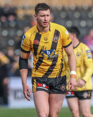 Castleford Tigers 'dan Sam Wood maç öncesi ısınma turunda 5. Betfred Süper Ligi karşılaşmasında Castleford Tigers, Catalans Dragons' a karşı The Mend-A-Hose Jungle, Castleford, Birleşik Krallık, 22 Mart 2025