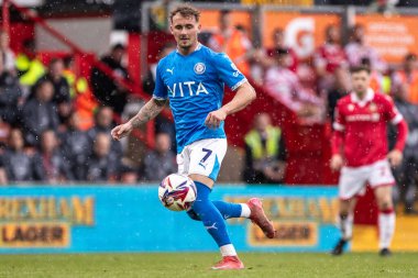 Stockport County 'den Jack Diamond, Wrexham - Stockport County maçı sırasında Wrexham - SToK Cae Ras, Wrexham, Birleşik Krallık, 22 Mart 2025