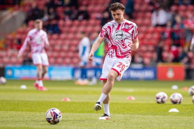 Wrexham 'dan Oliver Rathbone, Sky Bet 1 karşılaşmasında Wrexham, Stockport County' ye karşı SToK Cae Ras, Wrexham, Birleşik Krallık, 22 Mart 2025