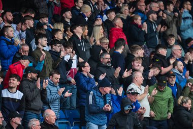 Chesterfield taraftarları, 22 Mart 2025 'te İngiltere' nin Chesterfield şehrindeki SMH Group Stadiumact Stadyumu 'nda oynanan Sky Bet 2 karşılaşmasında Chesterfield ile Harrogate Town karşı karşıya geldiler.