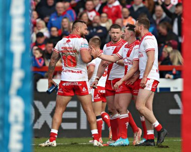 Hull KR, Hull KR 'dan Oliver Gildart' ın 22 Mart 2025 'te İngiltere' nin Hull kentinde bulunan Sewell Group Craven Park 'ta oynanan Betfred Süper Lig 5. Raundunda attığı ilk golü kutluyor.