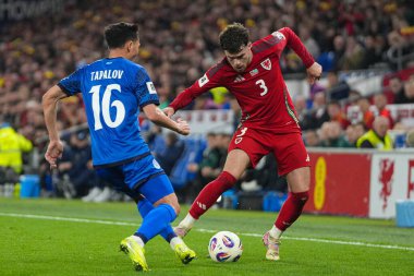 Galler 'den Neco Williams, Kazakistanlı Yerkin Tapalov ile 22 Mart 2025' te Cardiff City Stadyumu 'nda oynanan FIFA Dünya Kupası elemeleri J Grubu karşılaşmasında Galler - Kazakistan maçında karşılaşacak.