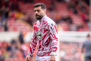 Wrexham 'dan Elliot Lee, Wrexham - Stockport County maçı sırasında Wrexham - SToK Cae Ras, Wrexham, Birleşik Krallık, 22 Mart 2025