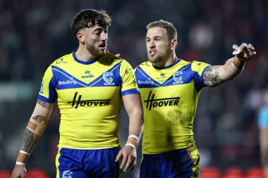 Warrington Wolves 'tan Matt Dufty, Betfred Süper Lig 5. Raundu' nda Warrington Wolves 'a karşı St Helens - Wicked Stadyumu, St Helens, İngiltere, 21 Mart 2025' te oynanan karşılaşmada Warrington Wolves 'tan Matty Ashton ile sohbet etti.