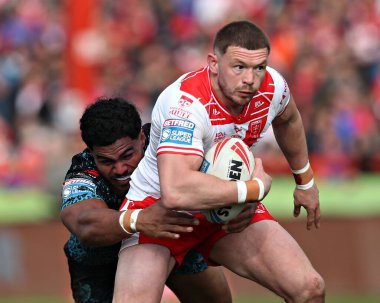 Hull KR 'dan James Batchelor, Leigh Leopards' dan Fanitesi Niu tarafından 22 Mart 2025 'te İngiltere' nin Hull kentinde oynanan Sewell Group Craven Park 'ta oynanan Betfred Süper Lig karşılaşmasında ele geçirildi.