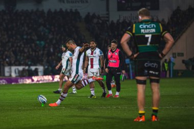 Handre Pollard, 21 Mart 2025 'te İngiltere, Franklin' s Gardens, Northampton 'daki Cinch Stadyumu' nda oynanan Northampton Saints - Leicester Tigers maçında penaltı atıyor.