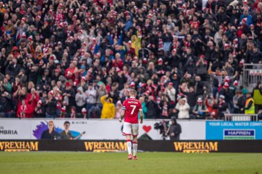 Wrexham 'dan James McClean, Wrexham-Stockport County maçı sırasında 22 Mart 2025' te Wrexham ile Wrexham, Wrexham, İngiltere