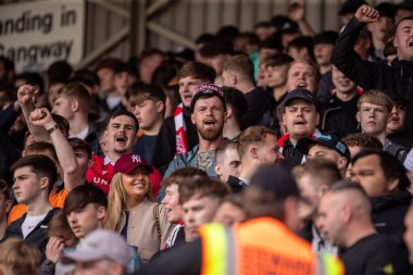 Wrexham taraftarları Wrexham - Stockport County maçı sırasında Wrexham - SToK Cae Ras, Wrexham, Birleşik Krallık, 22 Mart 2025