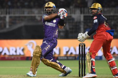 Kolkata Şövalyeleri 'nin kaptanı Ajinkya Rahane, 22 Mart 2025 Cumartesi günü Hindistan' ın Kolkata kentindeki Eden Gardens 'ta Kolkata Şövalyeleri ve Royal Challengers Bengaluru arasında oynanan Hindistan Premier Ligi kriket maçında sopalarla yarasa yarıştırdı..