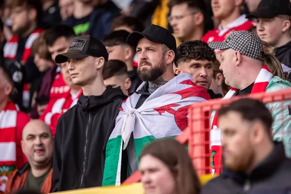 Wrexham taraftarları Wrexham - Stockport County maçı sırasında Wrexham - SToK Cae Ras, Wrexham, Birleşik Krallık, 22 Mart 2025