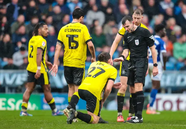 Hakem Benjamin Speedie, Harrogate Town 'dan Ben Fox ile 22 Mart 2025' te SMH Group Stadiumact Stadyumu 'nda oynanan Sky Bet 2 karşılaşmasında konuştu.
