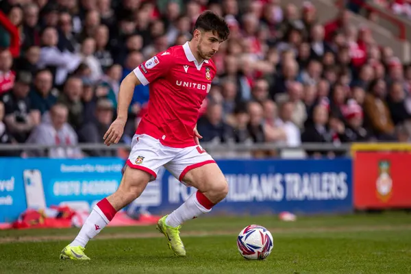 Wrexham 'dan Ryan Longman, Wrexham' a karşı Stockport County, SToK Cae Ras, Wrexham, Birleşik Krallık 'ta 22 Mart 2025' te oynanan 1.