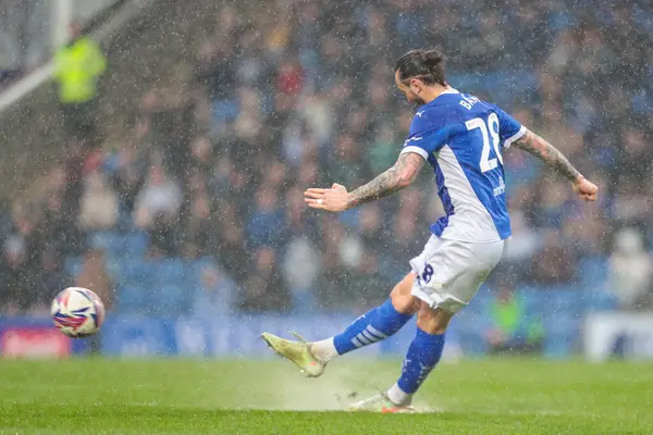 Chesterfield 'dan Oliver Banks, 22 Mart 2025' te İngiltere 'nin Chesterfield şehrinde oynanan SMH Group Stadiumact Stadyumu' nda oynanan 2.