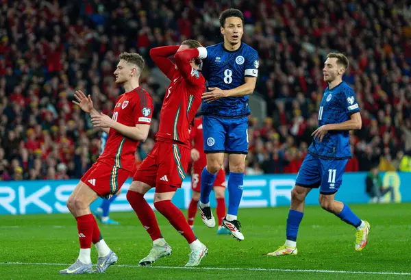 Kazakistan 'dan Tagybergen' e sorulduğunda, takımının FIFA Dünya Kupası eleme maçında attığı ilk golü Cardiff City Stadyumu 'nda Galler' e karşı Galler - Kazakistan maçı sırasında attı.