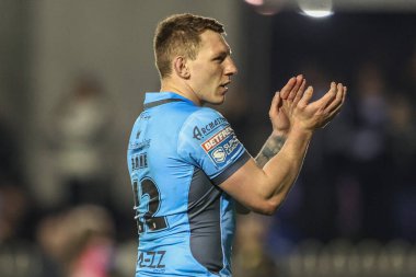Hull FC 'den Jordan Lane, 27 Mart 2025' te The Mend-A-Hose Jungle, Castleford, Birleşik Krallık 'ta oynanan Betfred Süper Lig 6. tur karşılaşmasında taraftarları alkışlıyor.