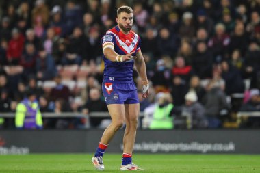 Wakefield Trinity 'den Mike McMeeken, Leigh Spor Köyü' nde Leigh Leopards vs Wakefield Trinity maçında takım arkadaşlarına talimat veriyor.