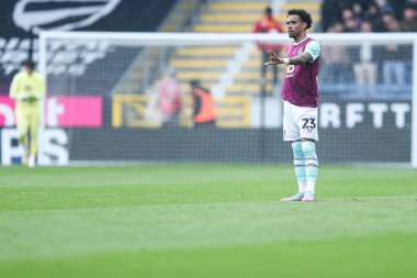 Burnley takımından Lucas Pires, Burnley 'e karşı Bristol City' de 29 Mart 2025 'te oynanan Gökyüzü İddia Şampiyonası maçında