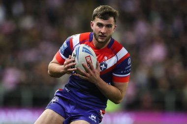 Wakefield Trinity 'den Josh Rourke, 28 Mart 2025' te Leigh Spor Köyü 'nde oynanan 6. Betfred Süper Lig karşılaşmasında topu yakalıyor.