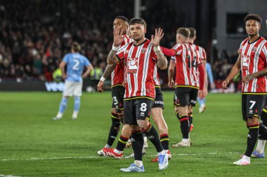 Sheffield United takımından Gustavo Hamer, 28 Mart 2025 'te Sheffield Lane, Sheffield, İngiltere' de oynanan Sky Bet Şampiyonası maçında 1-0 'lık galibiyetini kutluyor.