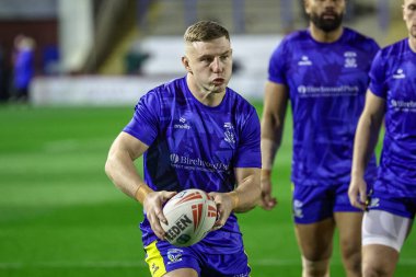 Warrington Wolves takımından George Williams, Betfred Süper Lig 6. Raundda Halliwell Jones Stadyumu, Warrington, Birleşik Krallık 'ta oynanan Warrington Wolves - Leeds Rhinos maçında ısındı.