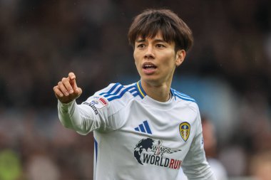 Leeds United takımından Ao Tanaka, 29 Mart 2025 'te Leeds Road, Leeds, Birleşik Krallık' ta Leeds United ve Swansea City maçında tepki gösterdi.