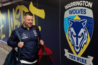 Warrington Wolves takımından Luke Yates, 28 Mart 2025 'te Warrington Wolves ve Leeds Rhinos maçında Warrington, Warrington' daki Halliwell Jones Stadyumu 'na geldi.