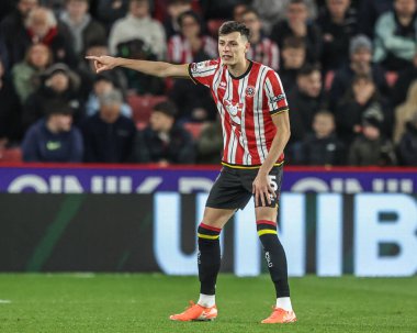 Sheffield United 'dan Anel Ahmedhodi takımına 28 Mart 2025' te Bramall Lane, Sheffield, İngiltere 'de Sheffield United ile Coventry City arasındaki Gökyüzü İddia Şampiyonası maçında talimat veriyor.
