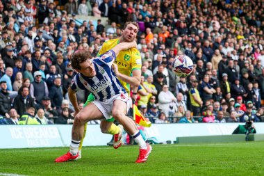 Norwich City 'den Jack Stacey, 21 Mart 2025' te Norwich Road, Norwich, İngiltere 'de oynanan Sky Bet Şampiyonası maçında West Bromwich Albion ve West Bromwich Albion maçında Batı Bromwich Albion' dan Callum Styles ile top için mücadele ediyor.