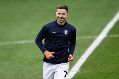Blackpool 'dan Lee Evans maç öncesi ısınma oturumunda 21 Mart 2025' te Bloomfield Road, Blackpool 'da Blackpool ve Bolton Wanderers maçında