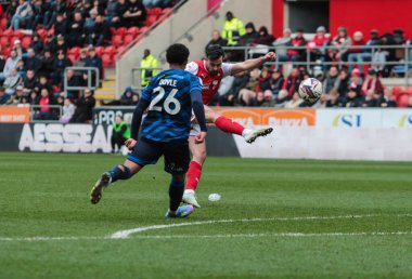 Rotherham United takımından Joe Rafferty, 29 Mart 2025 'te New York Stadyumu' nda oynanan Sky Bet 1 karşılaşmasında gol atma şansı yakaladı.