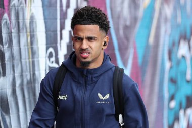 Burnley 'den Marcus Edwards, 29 Mart 2025' te Burnley ile Bristol City arasındaki Sky Bet Şampiyonası öncesinde stadyuma geldi.