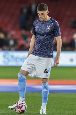 Coventry City 'den Bobby Thomas maç öncesi ısınma maçında Sheffield United, Coventry City' ye karşı Bramall Lane, Sheffield, İngiltere, 28 Mart 2025