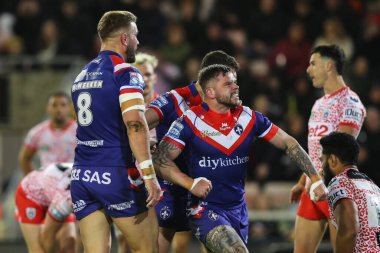Wakefield Trinity 'den Mike McMeeken, 28 Mart 2025' te Leigh Spor Köyü, Leigh, İngiltere 'de oynanan Betfred Süper Lig 6. tur karşılaşmasında 0-10' luk galibiyetini kutluyor.