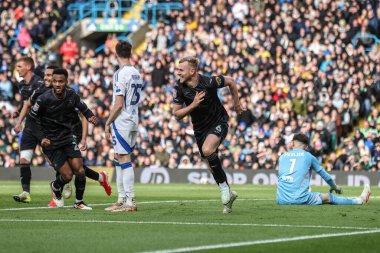 Swansea City 'den Harry Darling, 29 Mart 2025' te Leeds Road, Leeds, İngiltere 'de oynanan Sky Bet Swansea City maçında 1-1' lik galibiyetini kutluyor.