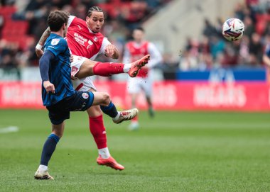Rotherham United takımının oyuncusu Sam Nombe, 29 Mart 2025 'te New York Stadyumu' nda oynanan Sky Bet 1 karşılaşmasında gol atma şansı yakaladı.
