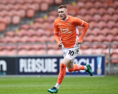 Blackpool takımından Sonny Carey, 21 Mart 2025 'te Bloomfield Road, Blackpool' da oynanan Blackpool-Bolton maçında