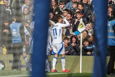 Leeds United takımından Brenden Aaronson, 29 Mart 2025 'te Leeds Road, Leeds, İngiltere' de oynanan Sky Bet Swansea City maçında 1-0 'lık galibiyet golünü kutluyor.