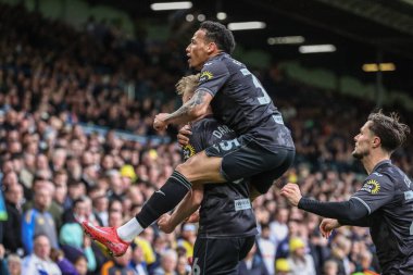 Swansea City 'den Harry Darling, 29 Mart 2025' te Leeds Road, Leeds, İngiltere 'de oynanan Sky Bet Swansea City maçında 1-1' lik galibiyetini kutluyor.