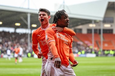 Blackpool 'dan Niall Ennis, 21 Mart 2025' te Bloomfield Road, Blackpool, İngiltere 'de oynanan Blackpool-Bolton Wanderers maçında 2-1 kazanma hedefini kutluyor.