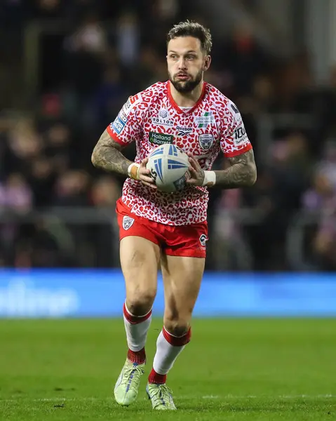 Leigh Leoparları 'ndan Gaz O' brien, 28 Mart 2025 'te Leigh Spor Köyü' nde oynanan 6. Betfred Süper Lig karşılaşmasında Leigh Leopards 'a karşı Wakefield Üçlemesi' nde maç yapıyor.