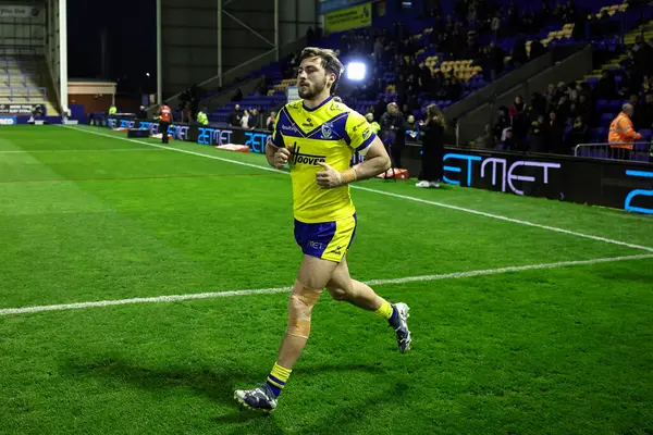 Warrington Wolves 'tan Adam Holroyd, Betfred Süper Lig 6. raundunda ısınma turunda Warrington Wolves, Leeds Rhinos' a karşı Halliwell Jones Stadyumu, Warrington, Birleşik Krallık, 28 Mart 2025